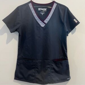 Grey’s Anatomy Active scrub‎ top